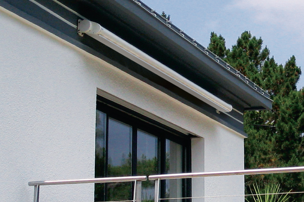 Quelle matière choisir pour un store banne ?